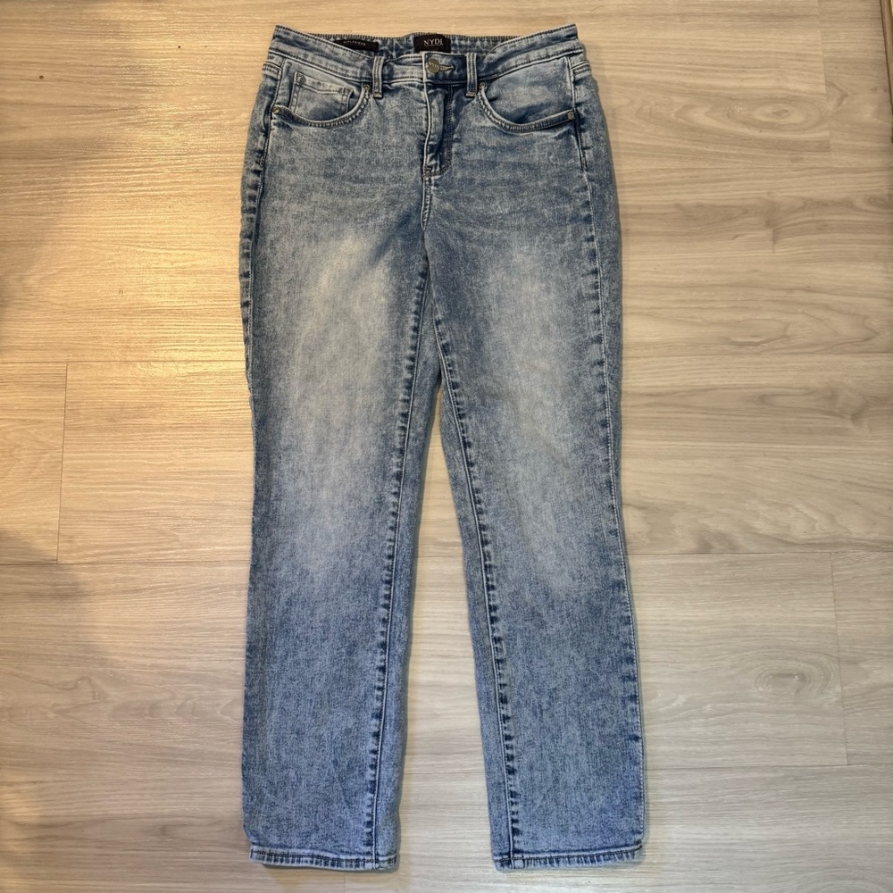 NYDJ Margot Girlfriend jeans straight leg size 4 light wash blue denim - Picture 3 of 13